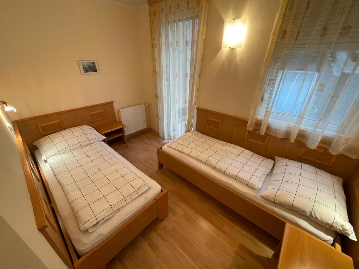 Garda Apartmanház Heviz Exterior foto