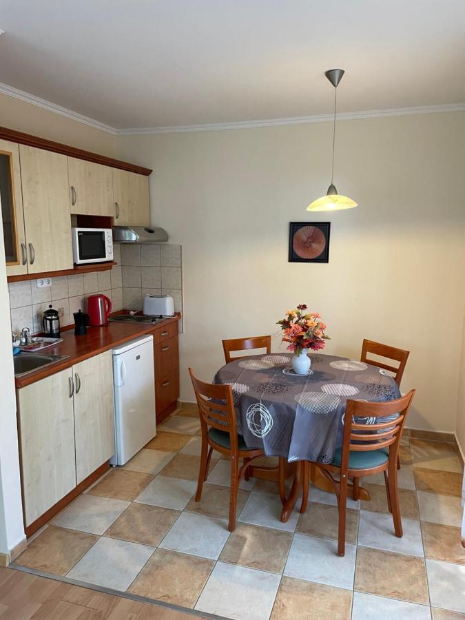 Garda Apartmanház Heviz Exterior foto