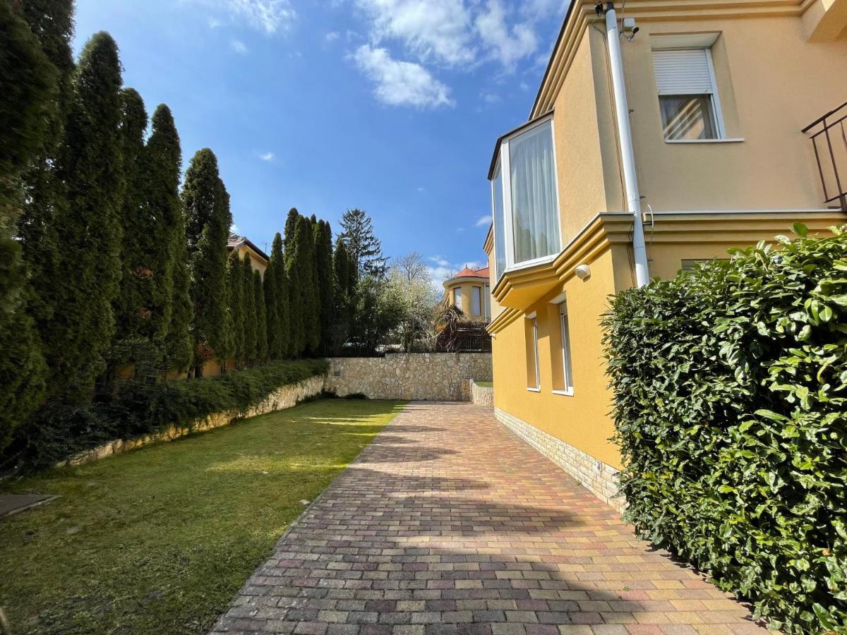 Garda Apartmanház Heviz Exterior foto