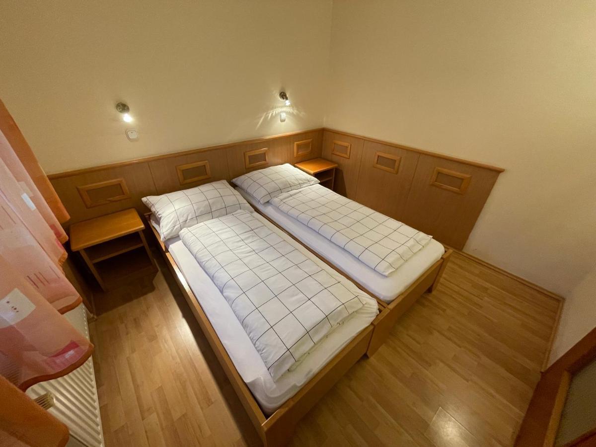Garda Apartmanház Heviz Exterior foto