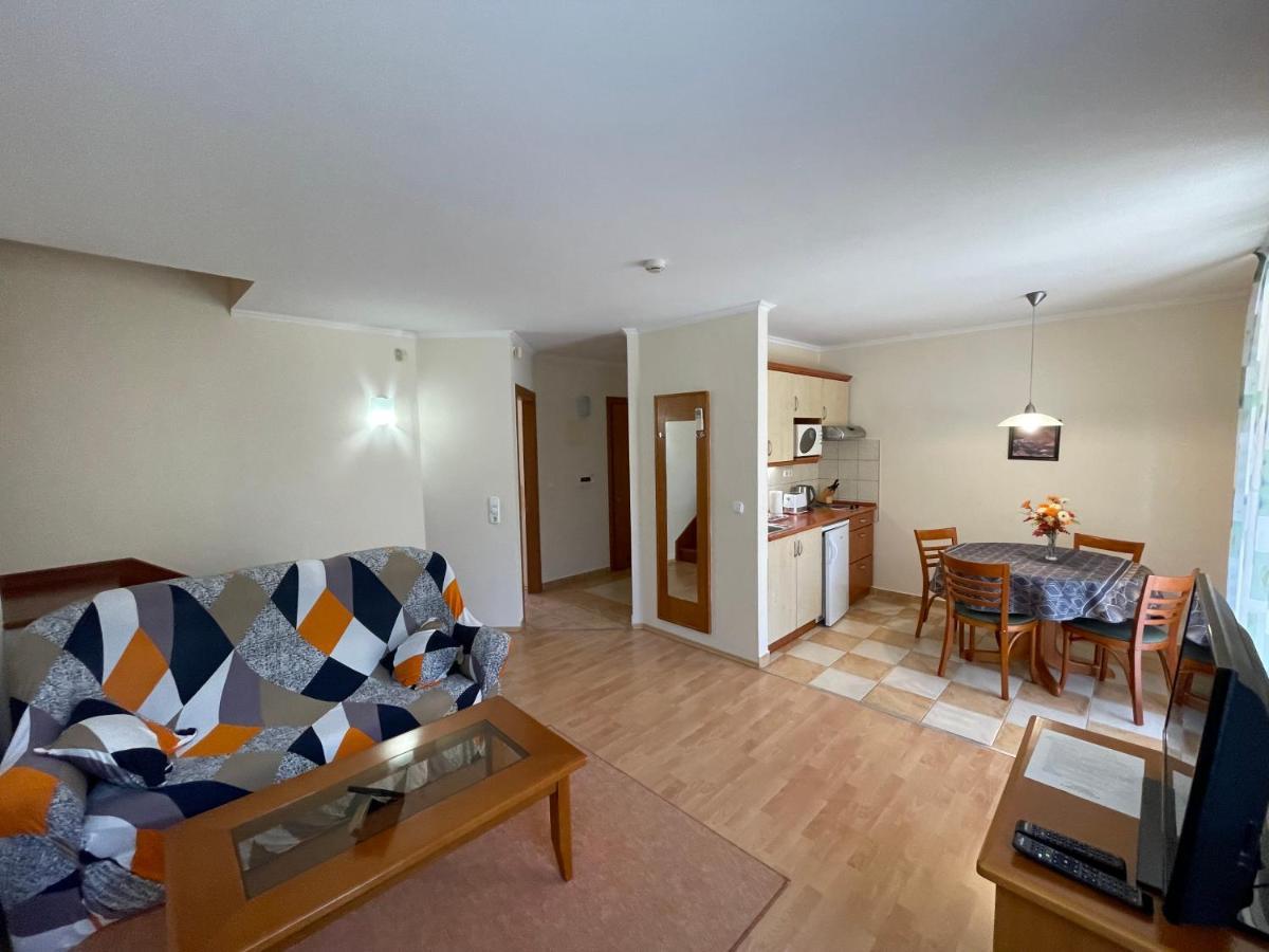 Garda Apartmanház Heviz Exterior foto