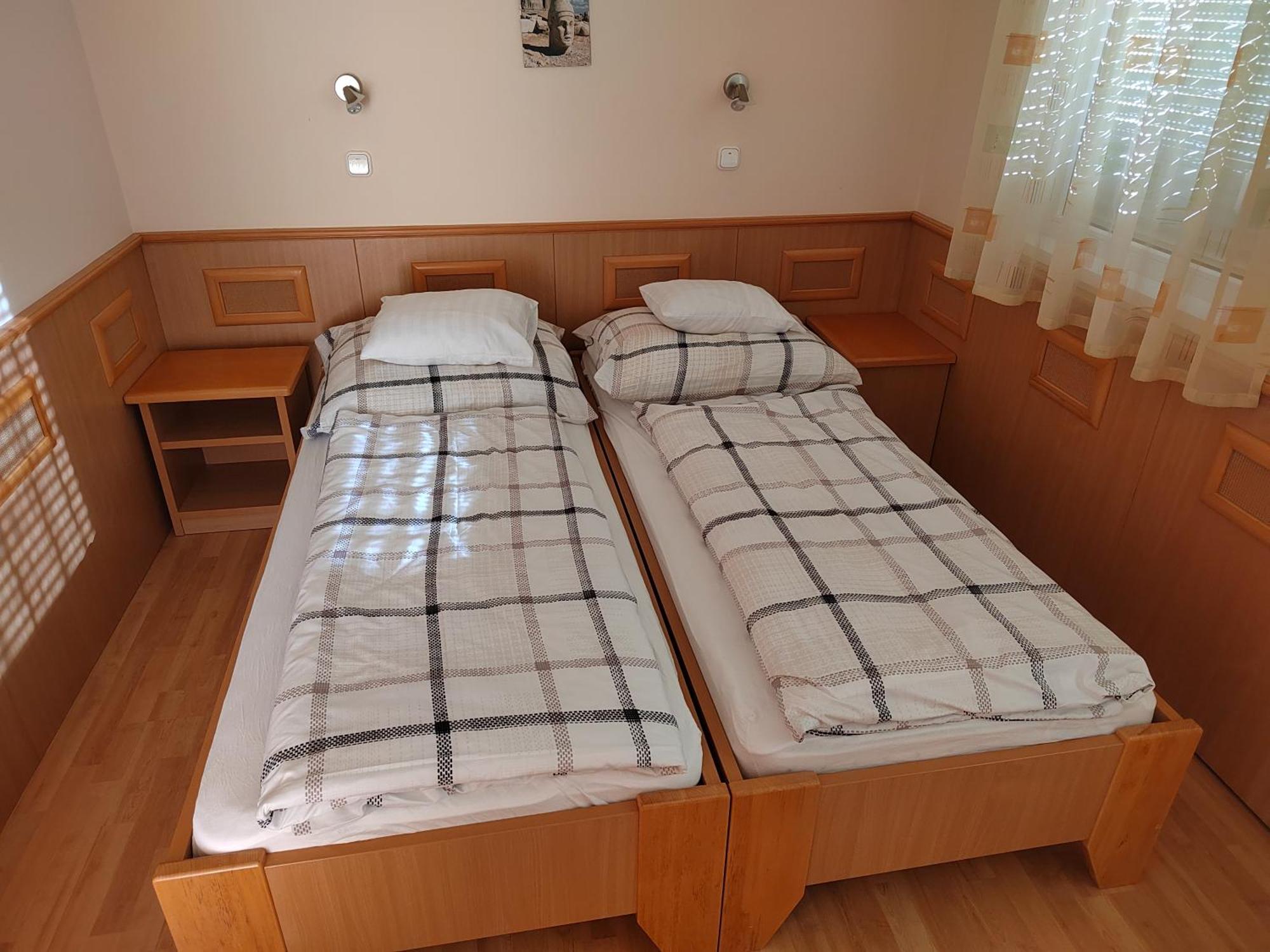 Garda Apartmanház Heviz Exterior foto